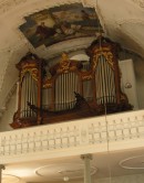Vue des orgues de l'église catholique d'Arth. Cliché personnel (septembre 2008)