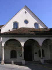 Vue de l'entrée de l'église du Frauenkloster de Schwyz. Cliché personnel (sept. 2008)