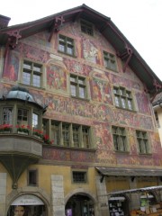 Vue d'une maison de Schaffhouse proche de l'église St. Johann. Cliché personnel