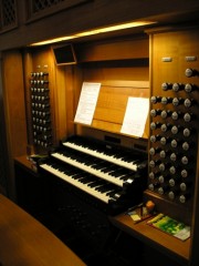 Une vue de la superbe console de l'orgue. Cliché personnel