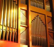 Jeux de lumière sur l'orgue. Cliché personnel