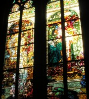 Détail du vitrail du Saint-Sacrement (1898-1901). Cliché personnel