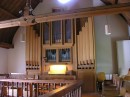 Vue panoramique de la tribune et de l'orgue Bosch à Cornaux. Cliché personnel (avril 2009)