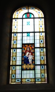 Autre vitrail de l'Ecole de Beuron (Ste-Anne). Cliché personnel