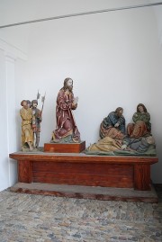 Groupe sculpté à l'entrée de l'église. Cliché personnel