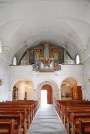Vue intérieure en direction de la tribune et de l'orgue. Cliché personnel