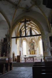 Vue intérieure de la nef et du choeur gothique. Cliché personnel
