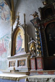 Vue des autels et des fresques à gauche du choeur. Cliché personnel