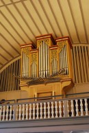 Vue de l'orgue espagnol neuf du Temple de Serrières. Cliché personnel (30 août 2009)