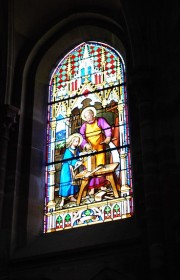Autre vitrail à Obernai: Joseph, charpentier, et Jésus. Cliché personnel