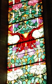 Détails Art Nouveau du précédent vitrail du choeur. Cliché personnel