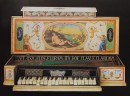 Clavicorde vénitien de 1537. Crédit: Les instruments de musique et leur décoration, C. Rueger, Leipzig, 1985
