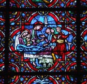Cathédrale d'Auxerre: un vitrail du 13ème s. (Adoration des Mages). Crédit: //fr.wikipedia.org/