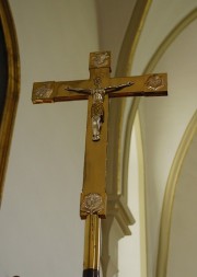 Crucifix dans l'espace près du choeur. Cliché personnel