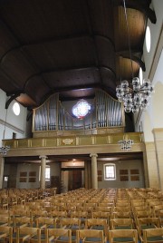 Une vue de la vaste nef en direction de l'orgue. Cliché personnel