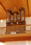 Vue de l'orgue A. Hauser (1991) de l'église réf. de St.-Antoni. Cliché personnel (juin 2010)