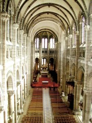 Vue intérieure de Notre-Dame-de-la-Croix à Paris. Crédit: www.uquebec.ca/musique/orgues/