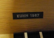 Signature de l'instrument Kuhn. Cliché personnel