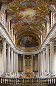 Intérieur de la Chapelle Royale de Versailles. Crédit: //fr.wikipedia.org/