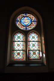 Un vitrail décoratif avec influence Art Nouveau. Cliché personnel