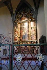Autre autel d'époque baroque (décor peint probablement du 16ème s.). Cliché personnel