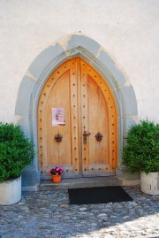 La porte gothique de l'église. Cliché personnel