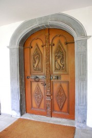 La porte d'entrée de cette église. Cliché personnel