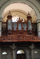 L'orgue Kuhn (reconstruit en 1992), Kirche Linsebühl à St-Gall. Cliché personnel (mai 2011)
