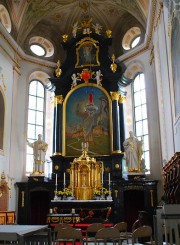Vue du choeur avec le maître-autel. Cliché personnel