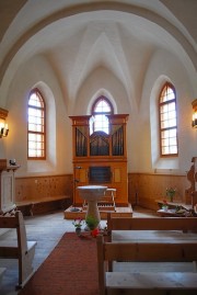 Vue de la nef et de l'orgue placé dans le choeur. Cliché personnel