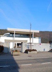 Vue de l'entrée de l'église catholique Bruder Klaus, Liestal. Cliché personnel (mars 2012)