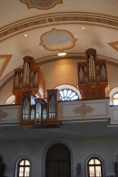 Vue globale de l'orgue Graf de l'église paroissiale de Schötz. Cliché personnel (juin 2012)