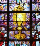Un détail du vitrail de l'Adoration du Saint-Sacrement. Cliché personnel