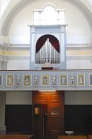 Vue de l'orgue Franzetti de l'église S. Giorgio de Losone. Cliché personnel (juin 2012)