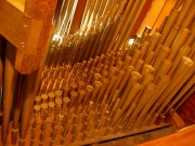 Vue partielle de l'intérieur de l'orgue Callinet de St-Etienne. Cliché de M. J.-L. Perrot