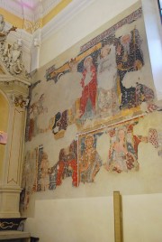 Peintures murales anciennes vers le choeur. Cliché personnel
