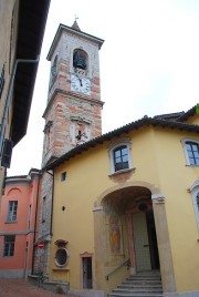 Vue de l'église d'Arzo. Cliché personnel (sept. 2013)