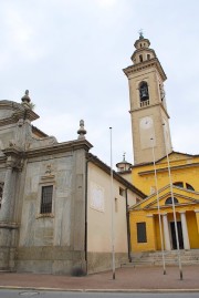 Vue de la Collégiale et de l'église di San Giovanni Battista e della Virgine (en jaune). Cliché personnel