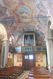 Vue de la nef avec l'orgue. Cliché personnel