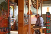 X. Silbermann et son orgue de la Chapelle Notre-Dame de la Rencontre à Amphion-les-Bains (décor par André Poirson). Source: J.-M. Noyelle 