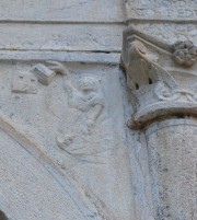 Autre détail sculpté du porche du 16ème s. Cliché personnel privé