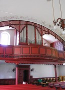 Vue de l'orgue Mathis de l'église de Betschwanden. Cliché personnel (juillet 2014)