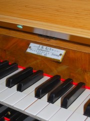 Signature de l'orgue Kuhn (1882, restauré: 1984). Cliché personnel