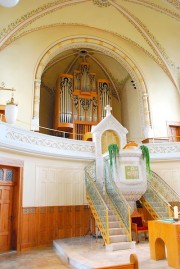 Chaire et orgue: Art Nouveau et néo-roman. Cliché personnel