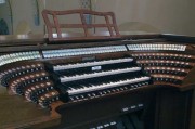 Console impressionnante de l'orgue Kuhn de St. Anton. Crédit: www.orgelbau.ch/