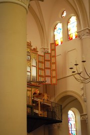 Photo prise durant le récital vers un pilier de l'église. Cliché personnel, Schleppy, le 10 juin 2018