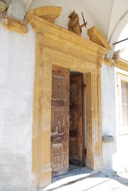 Le très beau porche d'entrée de la chapelle de Tamatten. Cliché personnel