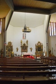 Vue intérieure de la nef et des autels. Cliché personnel