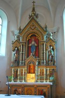 Le maître-autel de style néo-gothique / néo-roman. Cliché personnel