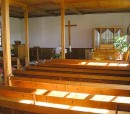 Vue intérieure de l'église de Cordast et de son orgue. Source: commons.wikimedia.org/wiki/File:Predigtraum_Cordast.JPG
